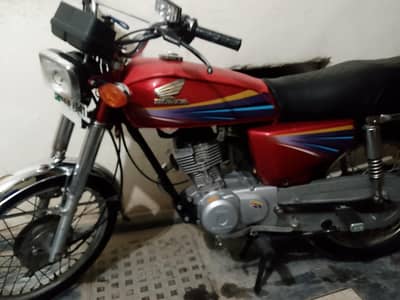 Honda 125 10/10 meter change hai Baki sab ganien ha