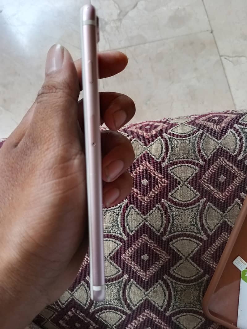 Apple iPhone 7 Plus 1