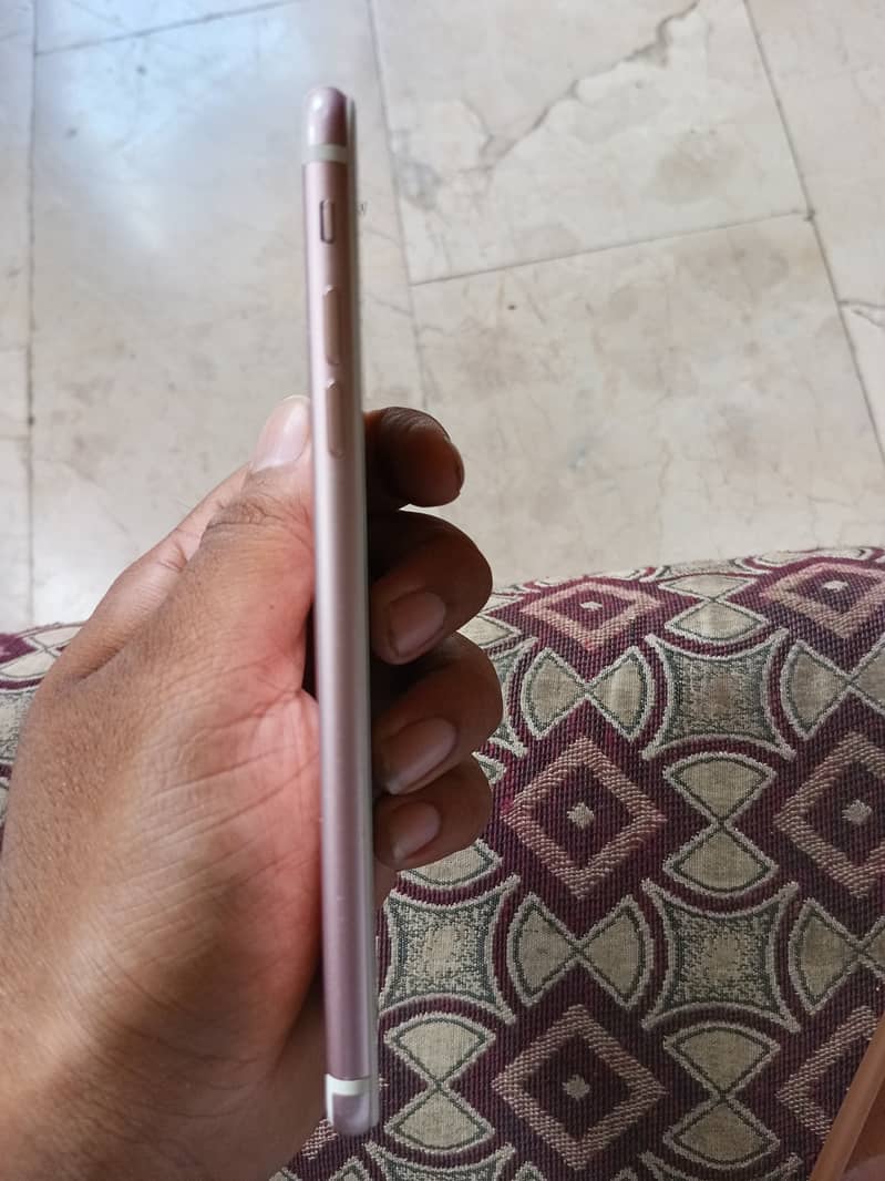Apple iPhone 7 Plus 2