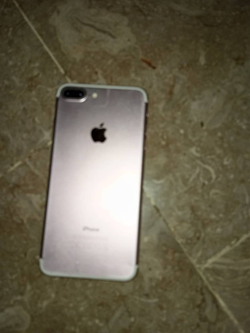 Apple iPhone 7 Plus 3