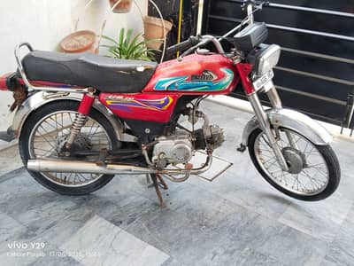 Urgent sale united 70 bike Total geniune