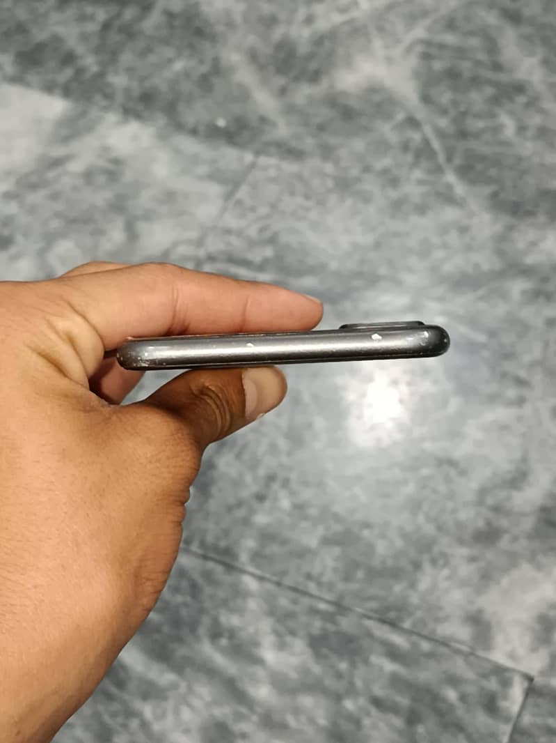 Apple iPhone 8 Plus 3