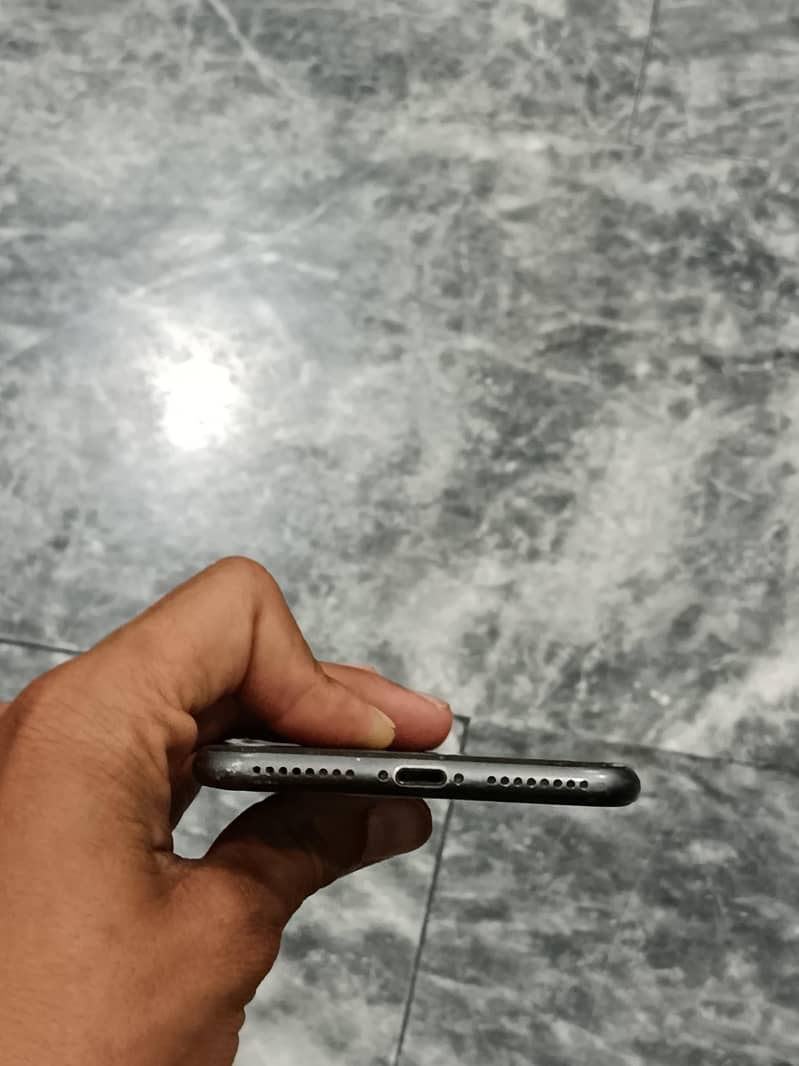 Apple iPhone 8 Plus 5