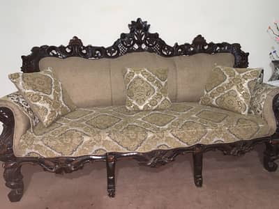 5 seater new sofa set.