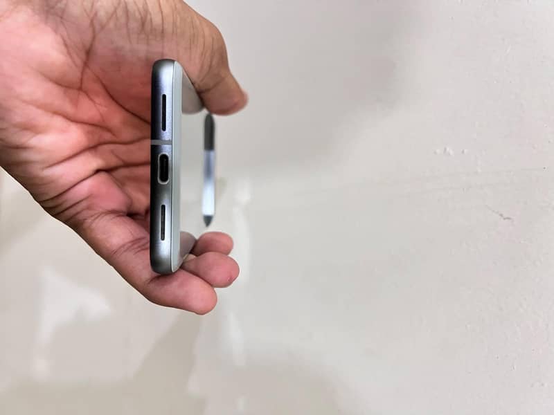 Google Pixel 8 2