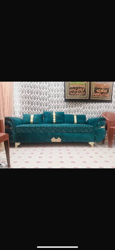 dewan with storage and 3 cusions  brand new condition