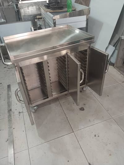Stainless Steel Working Tables & Kitchen Platforms | Restaurant Equip