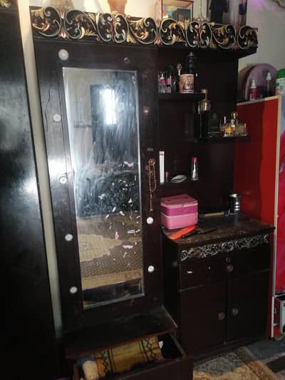 Dressing table
