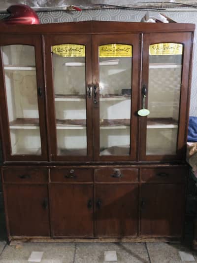 Showcase + sofa set