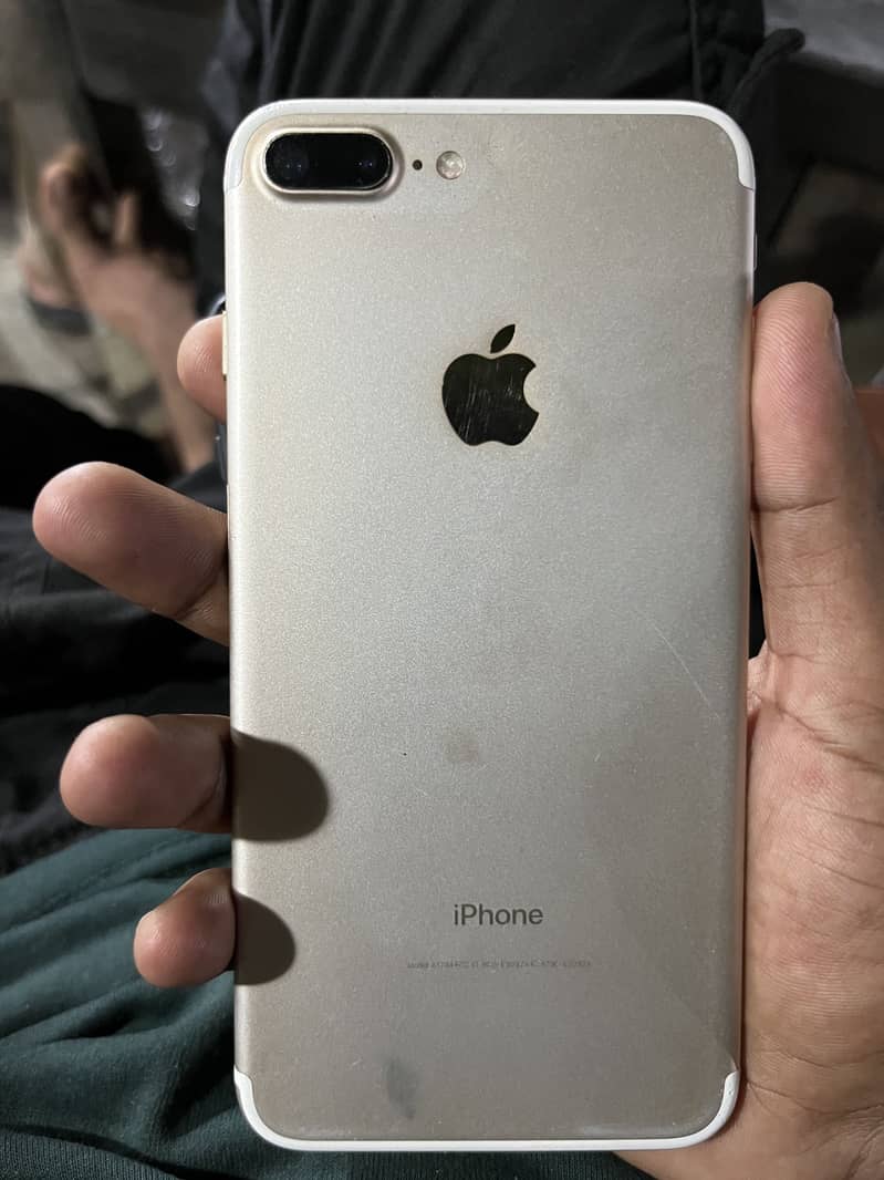 Apple iPhone 7 Plus 3
