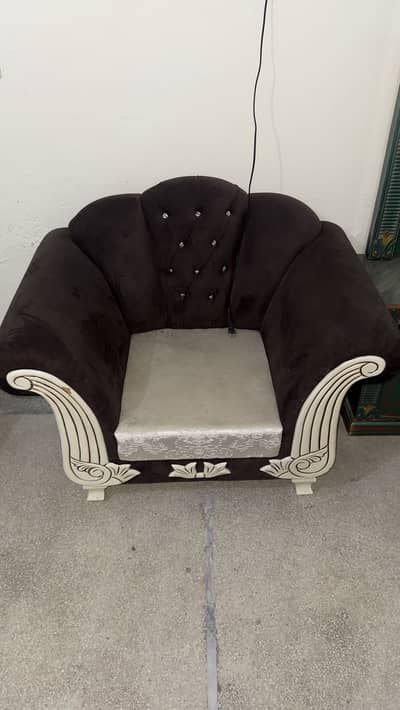 5 seater sofa set. just slightly used