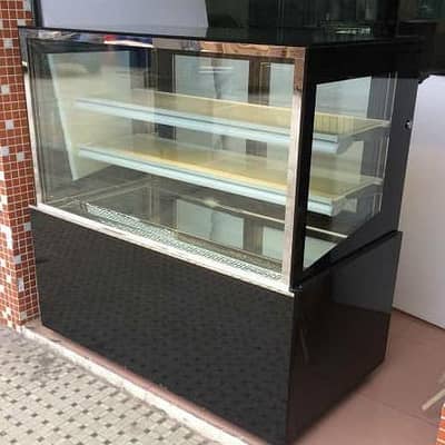 Commercial Food Display Counter – Bakery & Restaurant Display Showcas