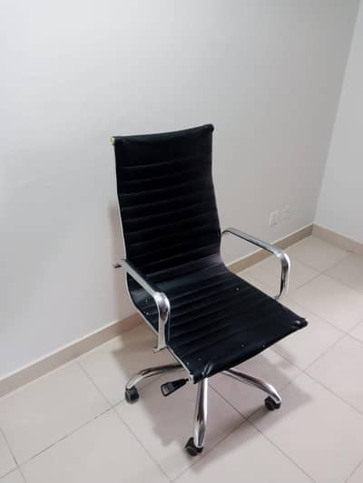 office chair and computer table