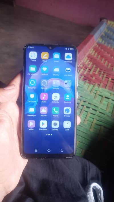 Vivo Y17