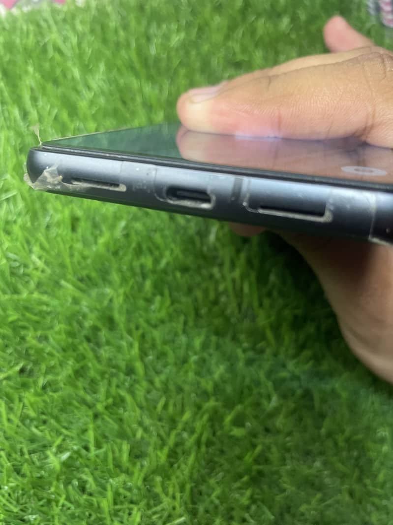 Google Pixel 7 4