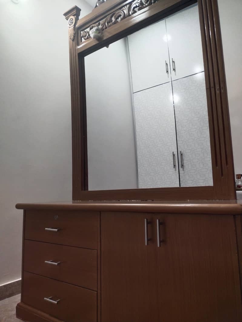 Dressing tables 3