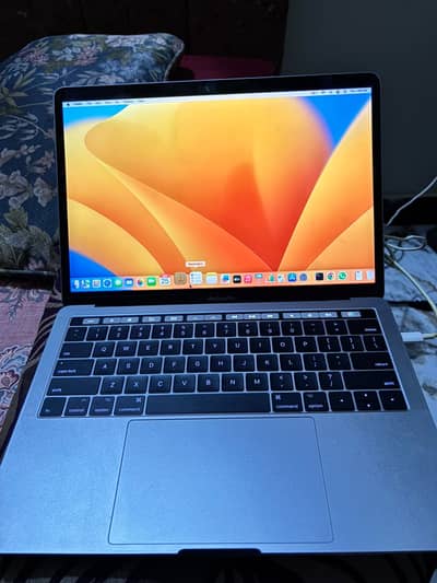 Macbook Pro 2017 13 Inch Retina Display (Touchbar Not Working)