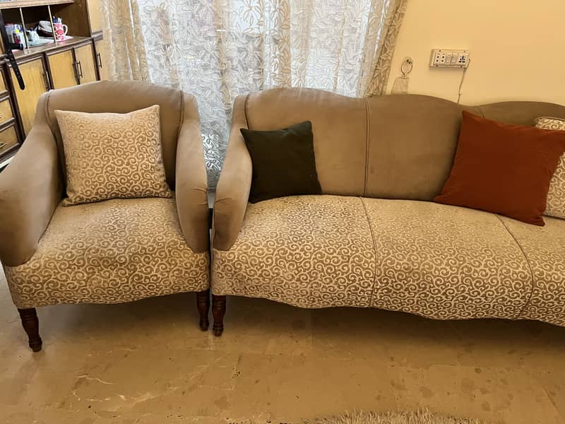 Five seater sofa set. 5