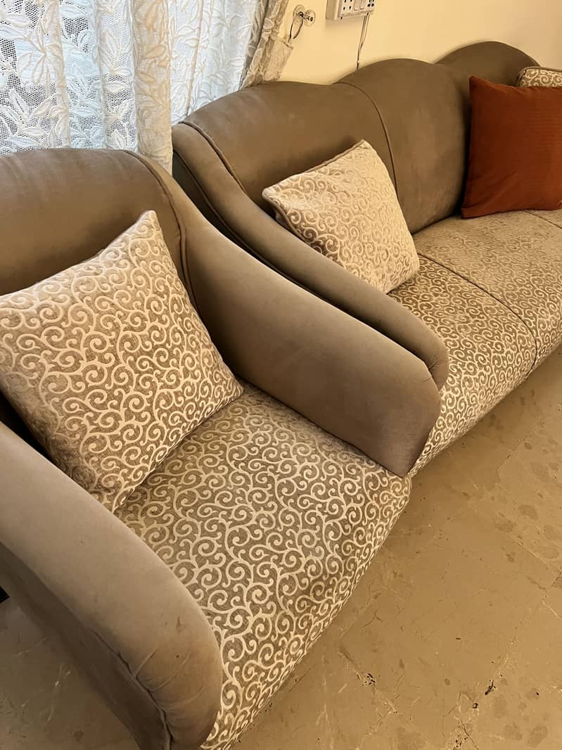 Five seater sofa set. 6