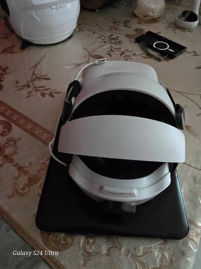 VR with power bank