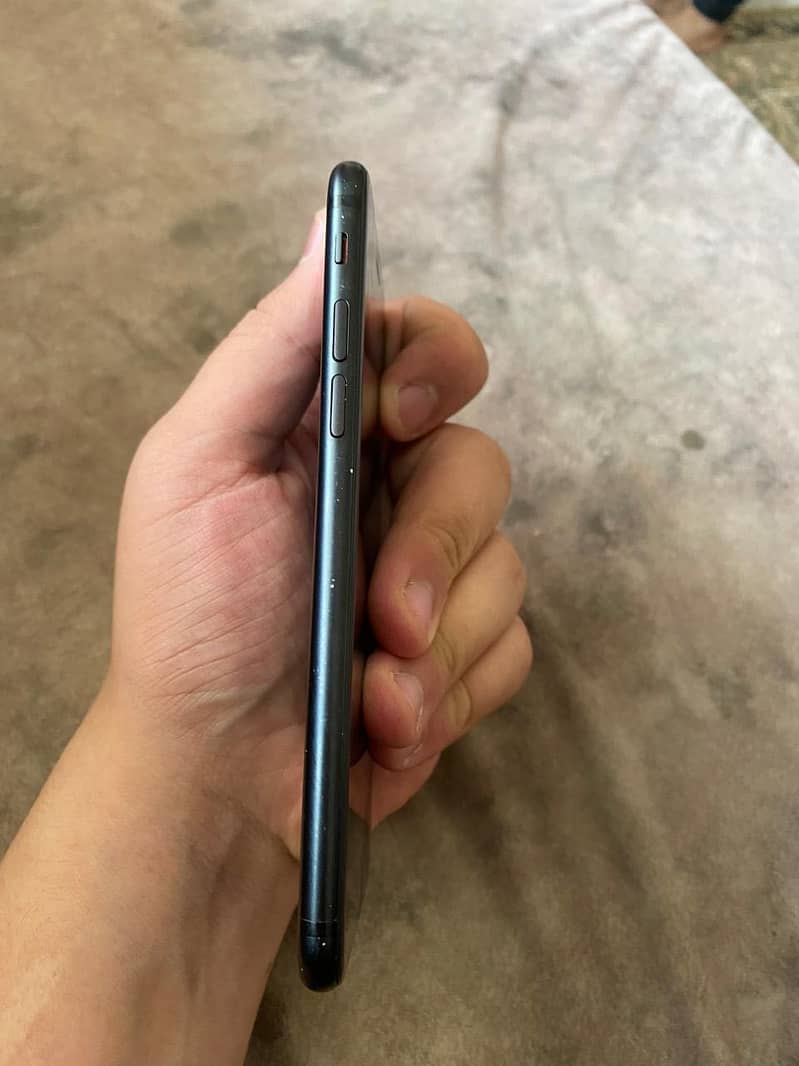 Apple iPhone 7 1
