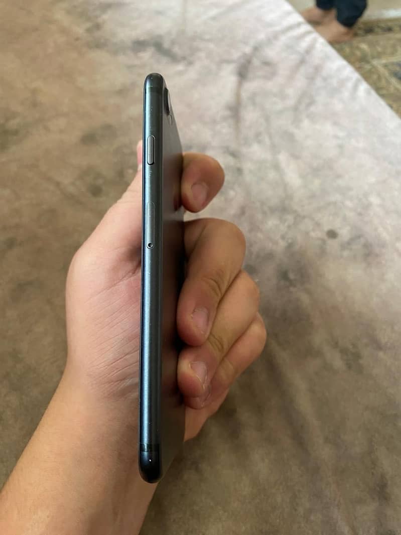 Apple iPhone 7 2