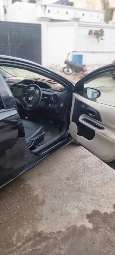 Toyota Aqua 2013 model 2017 register  Gled push start