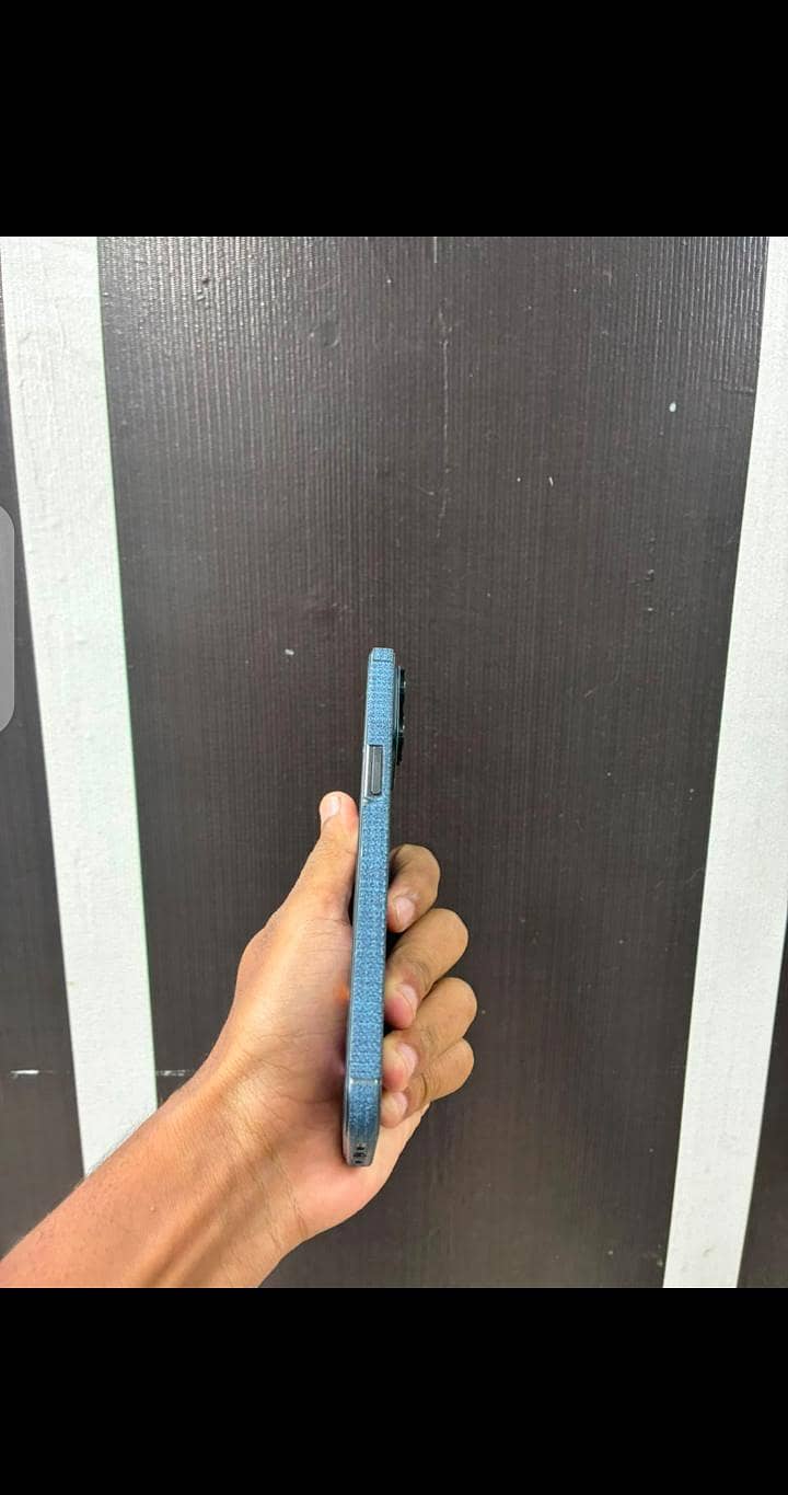 Apple iPhone 15 pro max 4