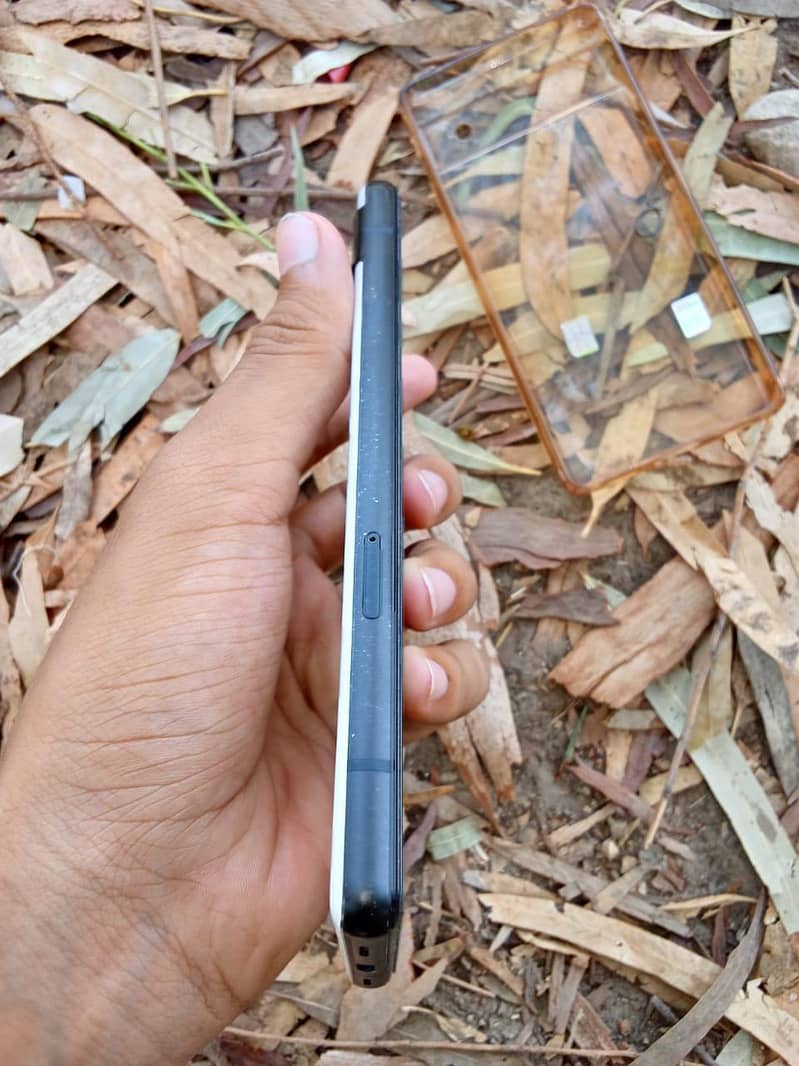 Google Pixel 6a 1