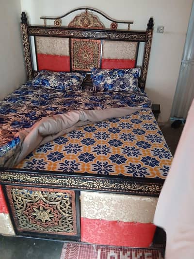 Bed with maress