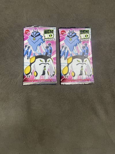 2 Ben 10 trading cards