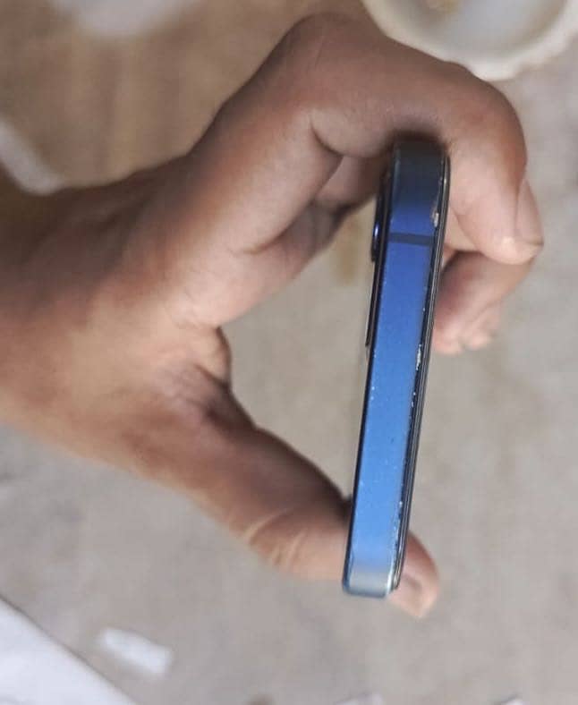 Apple iPhone 12 5