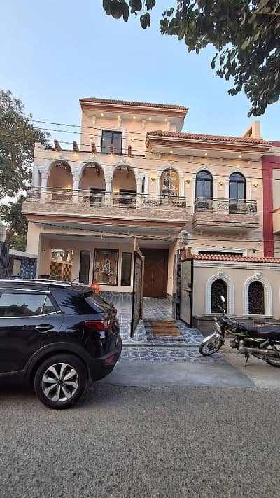 1 Kanal Stunning House Available For Rent In DHA Phase 5 Islamabad