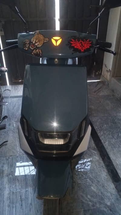 yadea c16 for sale in warranty 6 month use only