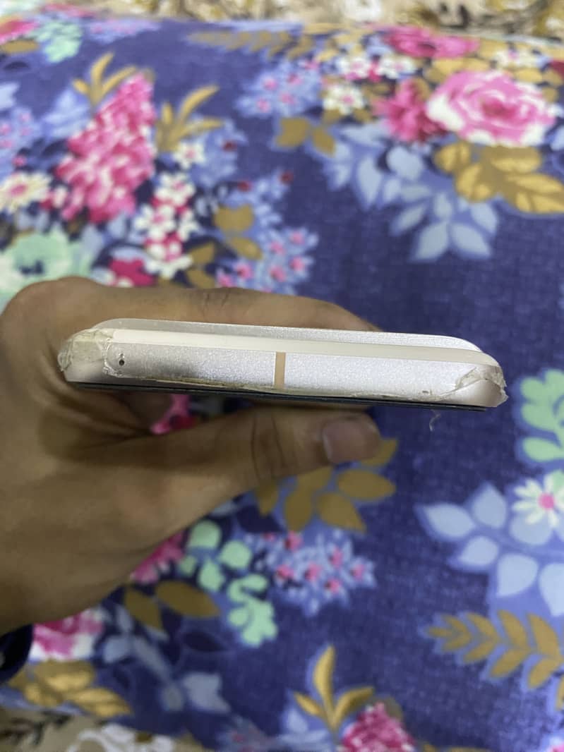 Google Pixel 8 4
