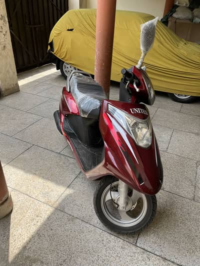 United Scooty Auto better than Revo Metro electric scooty