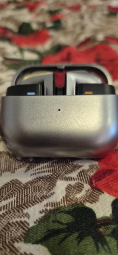 Samsung Galaxy buds 3 silver