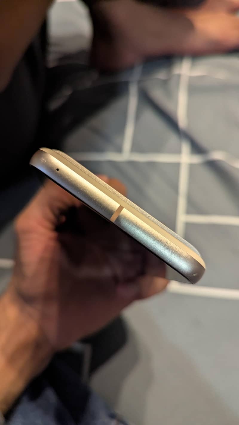 Google Pixel 8 6