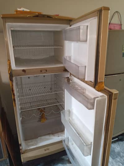 Dawlance fridge for sale