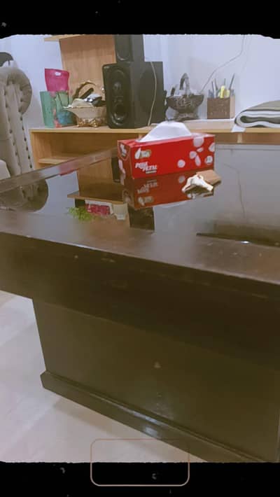 Urgent Sale – Wooden Center Table Set