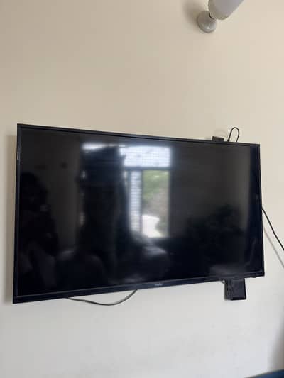 Haier Tv 43 inch with Android Box