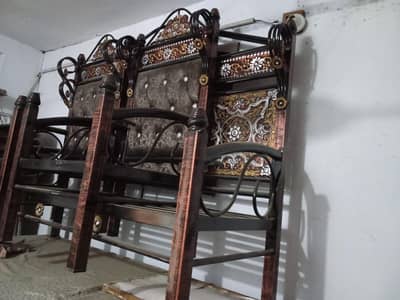 5 سیٹر صوفہ بمعہ گدیاں