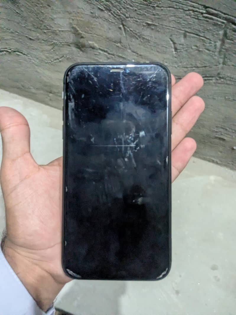 Apple iPhone 11 4