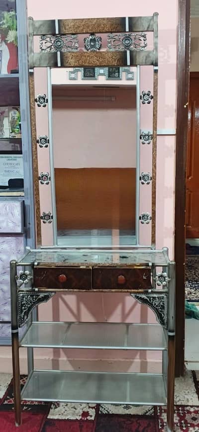 Iron Dressing Table with Mirror | Good Condition