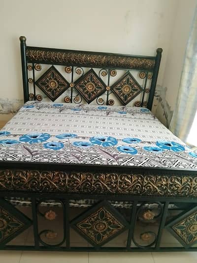 king size iron bed + matress