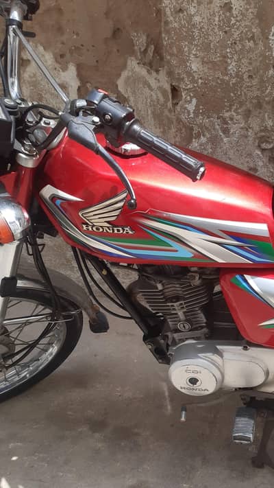 Honda 125 Red shining original karachi