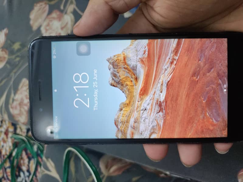 Apple iPhone 7 Plus 0