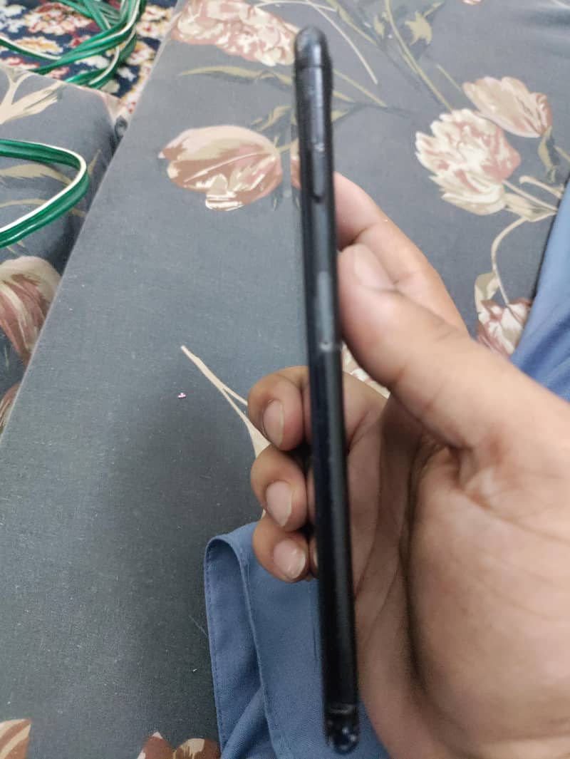 Apple iPhone 7 Plus 1