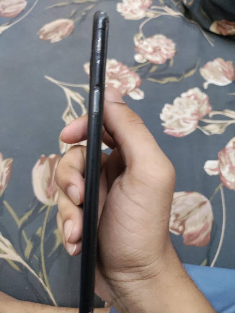 Apple iPhone 7 Plus 2