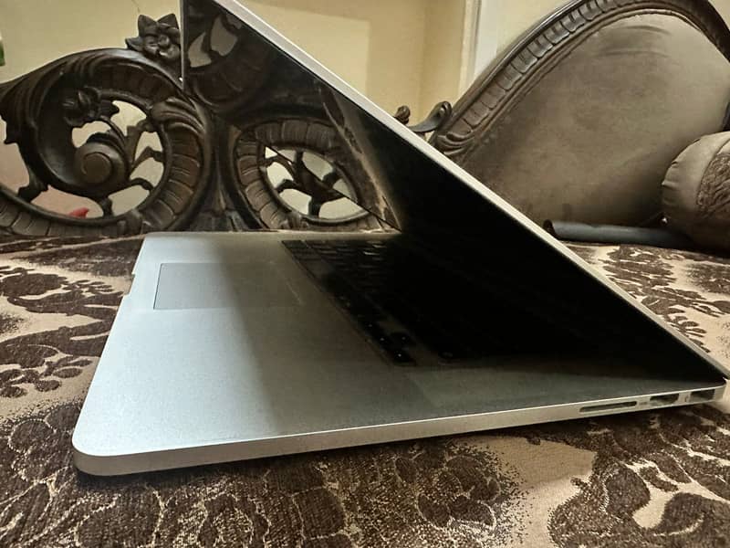 Macbook Pro 1
